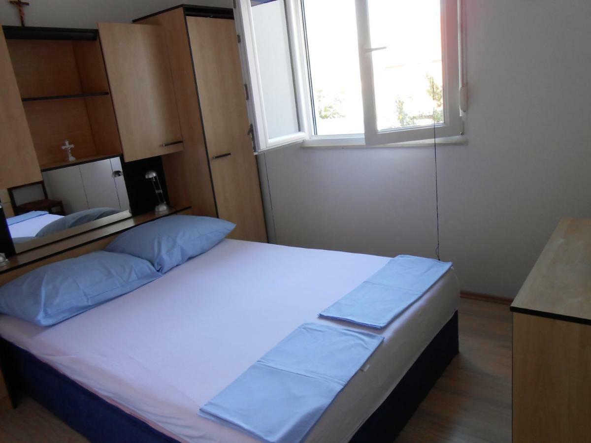 Gogi Apartman Donji Okrug  Екстериор снимка