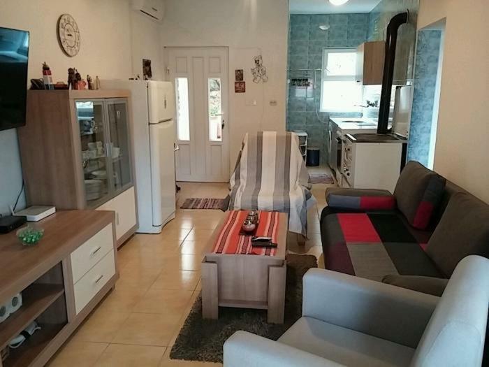 Gogi Apartman Donji Okrug  Екстериор снимка